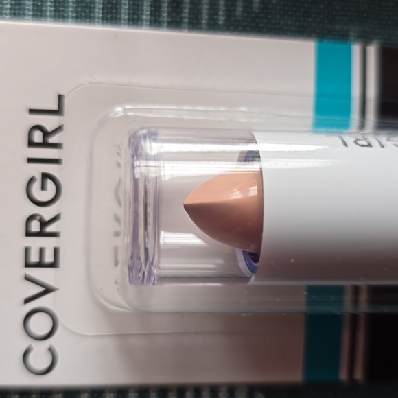 COVERGIRL BRAND WOMEN'S MAKEUP CONCEALER SMOOTHERS  BUNDLE OF 2 - Picture 4 of 8